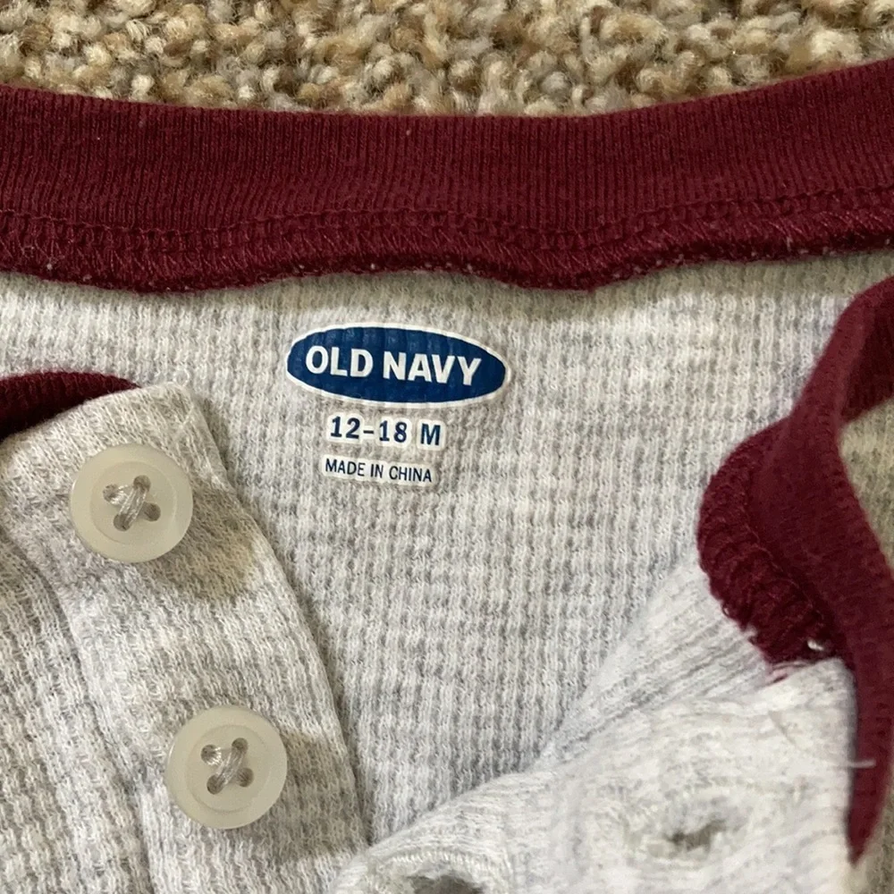 Old Navy Baby Boy Long Sleeve Bodysuit Size 12-18 months